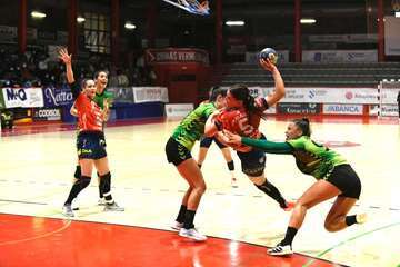 La falta de acierto obliga al Rocasa a ceder en tierras gallegas/TA,