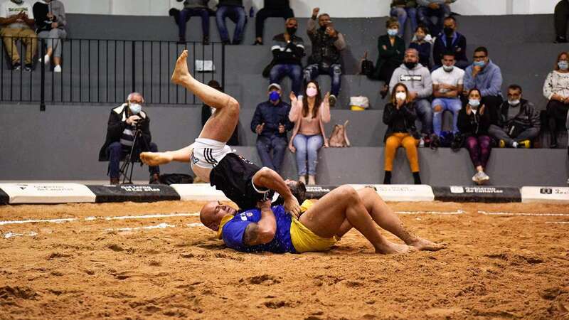Momento de la luchada/Castro Morales