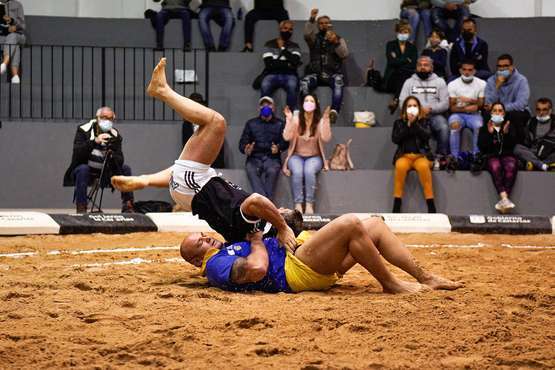 El Castro Morales vence a un diezmado Maninidra en Telde/Castro Morales.