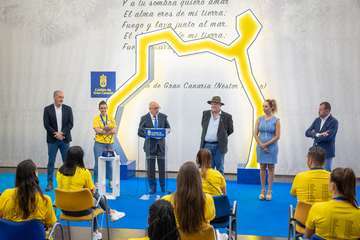 El Rocasa Gran Canaria completa un tour de visitas para celebrar la conquista de la EHF European Cup/TA.