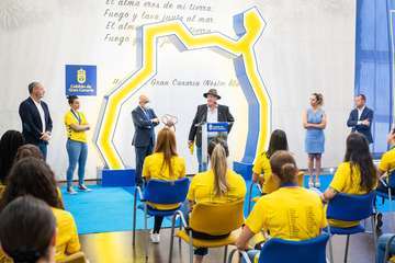 El Rocasa Gran Canaria completa un tour de visitas para celebrar la conquista de la EHF European Cup/TA.