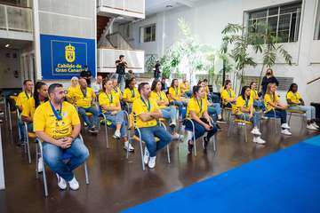 El Rocasa Gran Canaria completa un tour de visitas para celebrar la conquista de la EHF European Cup/TA.