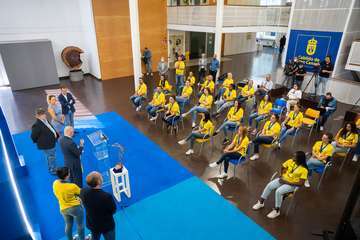 El Rocasa Gran Canaria completa un tour de visitas para celebrar la conquista de la EHF European Cup/TA.