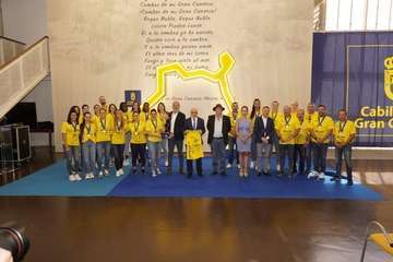 El Rocasa Gran Canaria completa un tour de visitas para celebrar la conquista de la EHF European Cup/TA.