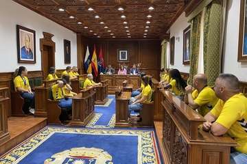 El Rocasa Gran Canaria completa un tour de visitas para celebrar la conquista de la EHF European Cup/TA.