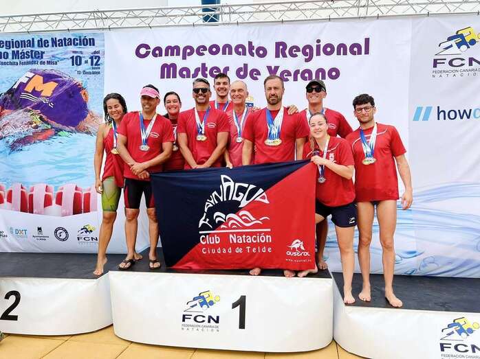 Integrantes del equipo teldense de natación/TA.