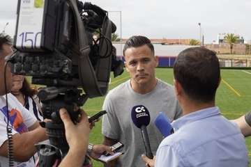 La alcaldesa visita la primera edición del campus de verano de Roque Mesa en Telde/TA.