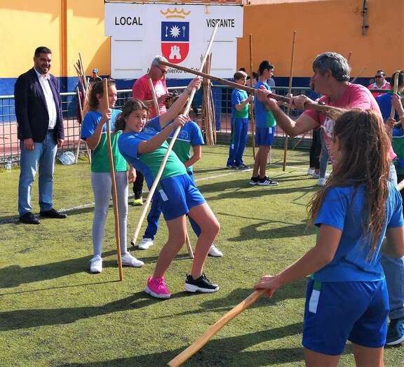 Imagen de archivo de una actividad del programa de promoción de juegos tradicionales / TA