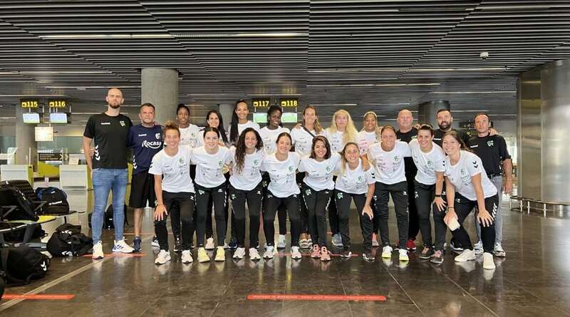 El equipo al completo en el aeropuerto grancanario/TA.