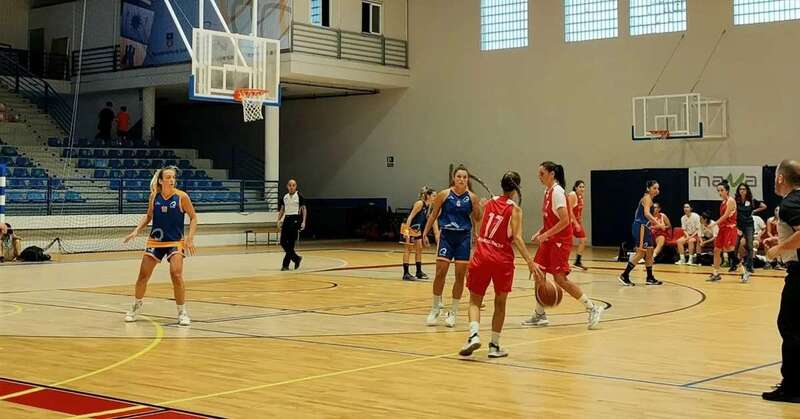 Partido de baloncesto femenino en Telde/TA.