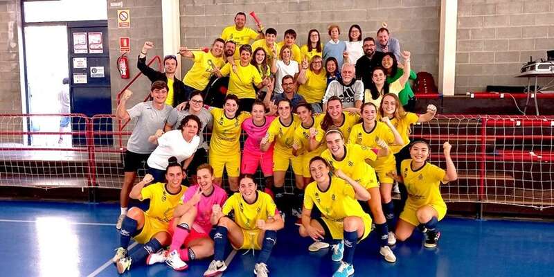 Las teldenses festejan el triunfo de este martes/TA.