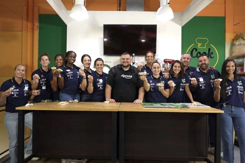 La clase magistral de cocina tuvo lugar en las instalaciones de Gran Rocasa en Jinámar/TA.