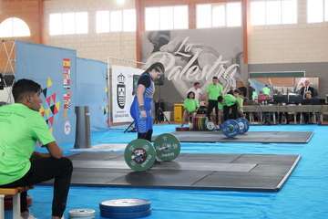 La joven teldense Yaritza Soler triunfa en el Campeonato de España de Halterofilia/TA.