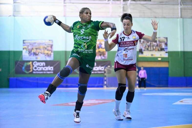 Momento del partido de este sábado/TA.