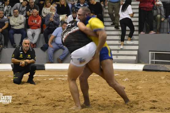 Luchada equilibrada entre el Castro Morales y Castillo del Romeral con triunfo foráneo/Castro Morales.