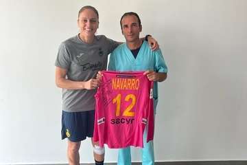 Silvia Navarro, portera del Rocasa y de la selección española, se recupera de su grave lesión en el Centro Mare de Telde/TA.