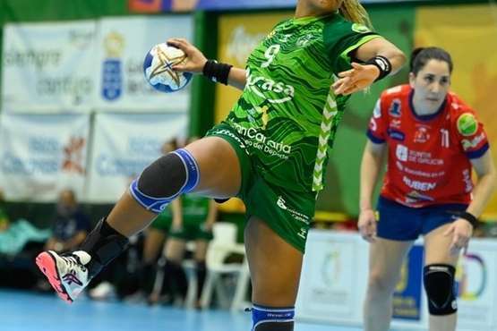 El Rocasa sucumbe ante el Porriño por 22-25 y pierde su imbatibilidad en casa/TA.