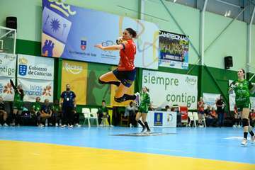 El Rocasa sucumbe ante el Porriño por 22-25 y pierde su imbatibilidad en casa/TA.