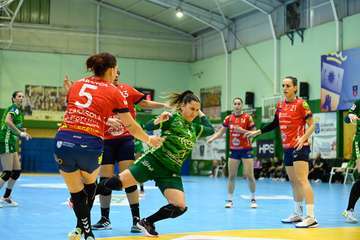 El Rocasa sucumbe ante el Porriño por 22-25 y pierde su imbatibilidad en casa/TA.