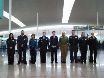 Foto de familia de los premiados (Foto TA)