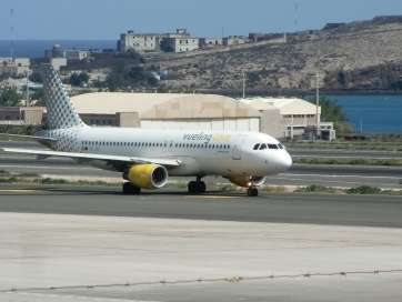 Aerobus de Vueling en el aeródromo grancanario (Foto TA)