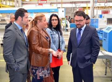 Momento de la visita de este mediodía a la industria radicada en Telde (Foto Daniel Ojeda)