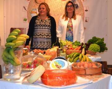 Mari Carmen Castellano y María González Calderín durante la presentación de la feria, este jueves (Foto TA)