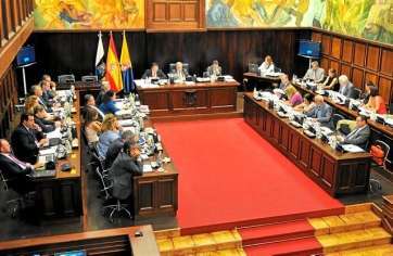Pleno del Cabildo de Gran Canaria, este lunes (Foto TA)
