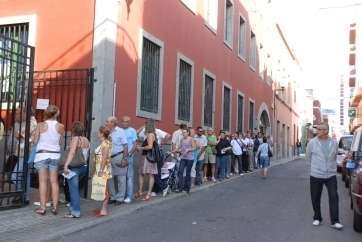 Exterior de la oficina de empleo de Telde, en la calle de Juan Diego de la Fuente (Foto TA)