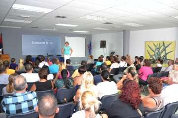 La concejala Sonsoles Martín recibió este lunes a los trabajadores (Foto TA)