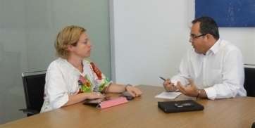 Imagen de archivo del consejero Juan Domínguez con la edila Sonsoles Martín (Foto TA)