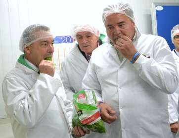 Paulino Rivero y Francisco Santana prueba productos de Florette (Foto Daniel Ojeda)