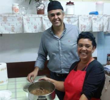 El concejal Francisco López con la monitora Yaiza Ojeda, esta tarde en Las Remudas (Foto TA)