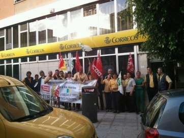 Imagen de archivo de una protesta de trabajadores de Correos en Telde (Foto TA)
