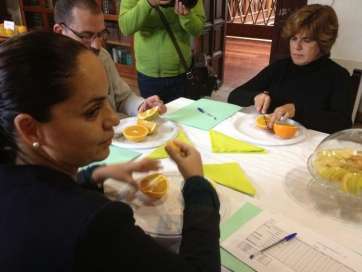 Imagen de archivo de una edición anterior de una cata de naranjas de Telde (Foto TA)