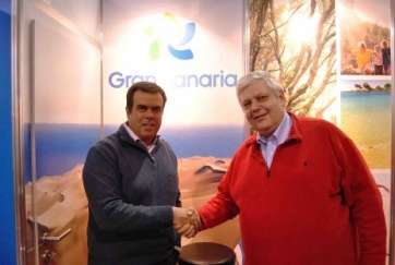 El consejero de Turismo del Cabildo, Melchor Camón, firmó días atrás el acuerdo (Foto Acfi Press)