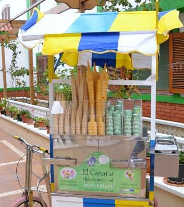 Imagen de uno de los puntos de venta móviles de la firma teldense Helados El Canario (Foto TA)