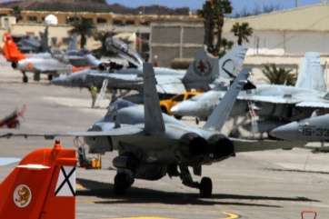 Aviones militares en Gando (Foto Jesús Ruiz Mesa)