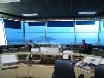 Imagen de la torre de control del Aeropuerto de Gando (Foto @aeropuertogc)