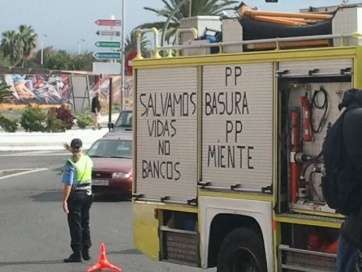Vehículo utilizado por los bomberos para protestar contra las políticas del PP (Foto de archivo de TA)