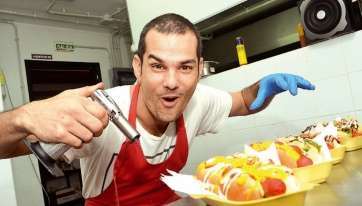 José Antonio González, propietario del local (Foto TA)