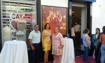 May Parra, en el centro de la imagen, con la presidente de la asociación de la ZCA de Los Llanos (Foto TA)