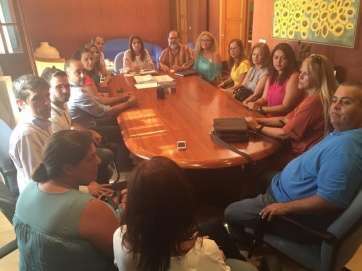 Imagen de archivo de una reunión de los trabajadores de Fomentas con el nuevo Gobierno (Foto TA)