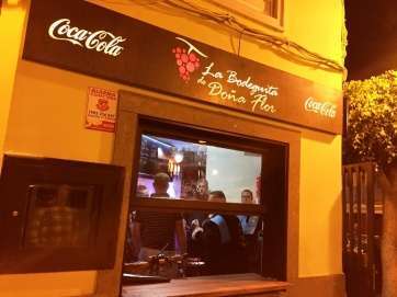 Fachada del nuevo comercio de restauración (Foto TA)