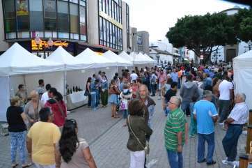 Imagen de archivo de una actividad de promoción en la Zona Comercial Abierta de Los Llanos (Foto TA)