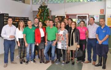 Inauguración del belén y el árbol de Navidad del mercado municipal, este miércoles (Foto TA)