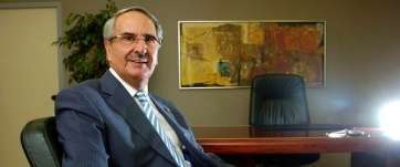 Sebastián Grisaleña (d.), junto a Francisco Pérez (i.), en la Alcaldía de Telde (Foto TA)