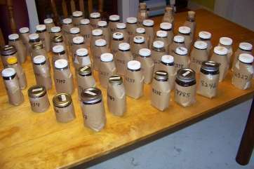 Imagen de las muestras evaluadas por el jurado del Black Jar Honey (Foto TA)