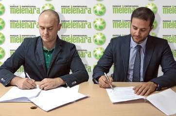 Momento de la firma del convenio (Foto TA)