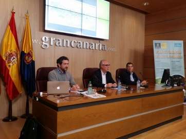 El consejero Miguel Hidalgo, durante la rueda de prensa de hoy (Foto TA)